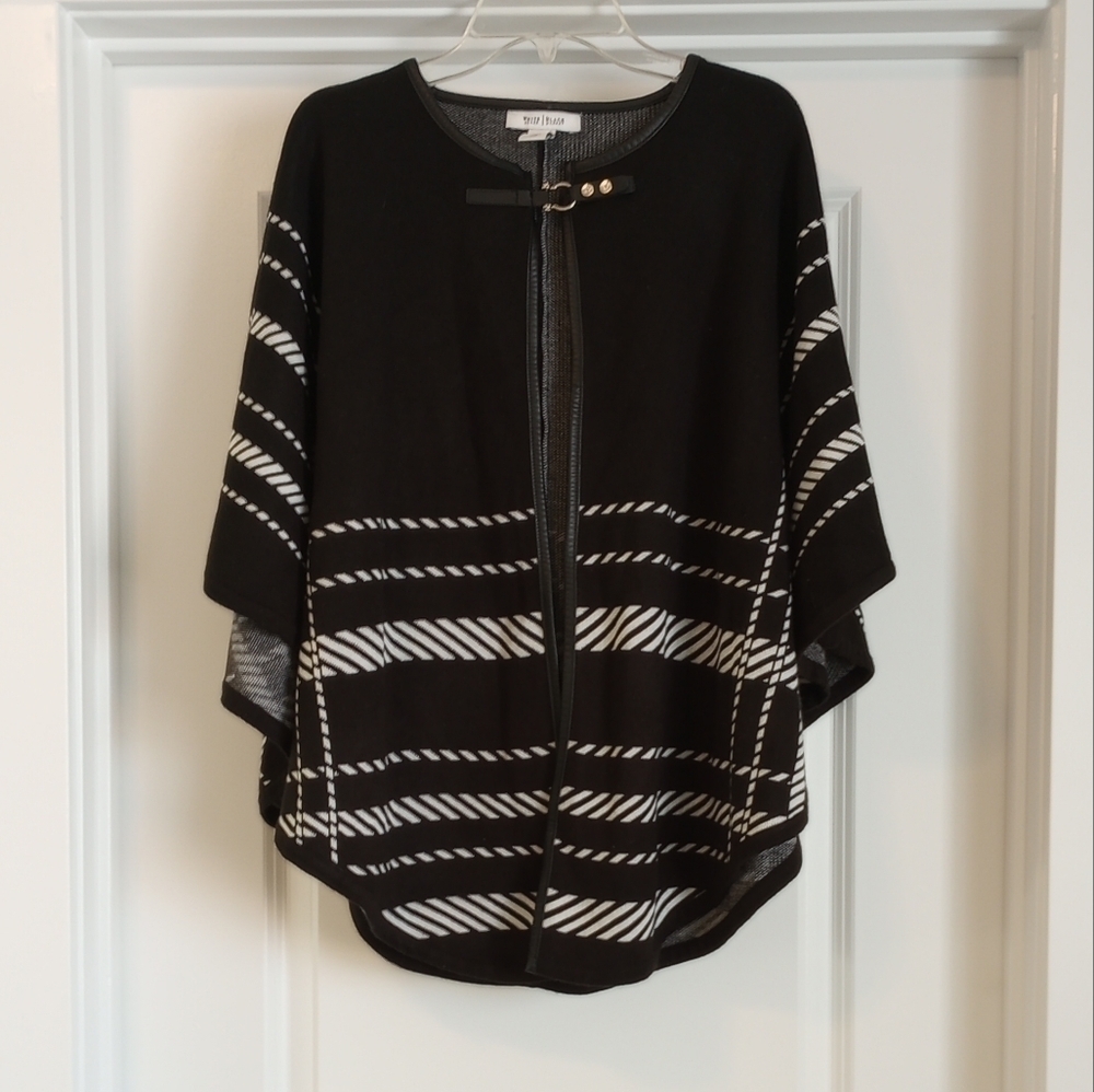 White House Black Market Womens Poncho Sz  XS Black White Faux Leather Trim Cozy